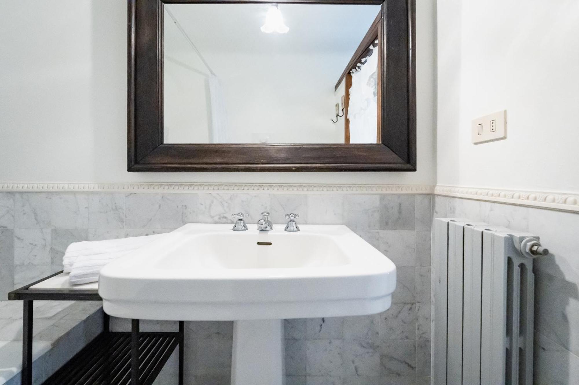 Apartament La Corte Di Emily Ap. 1 Mediolan Zewnętrze zdjęcie